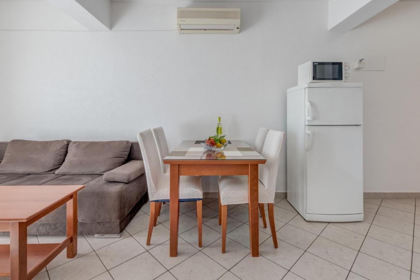 Ruza&Nikolina "1" Apartmani - Baška Voda Esterno foto